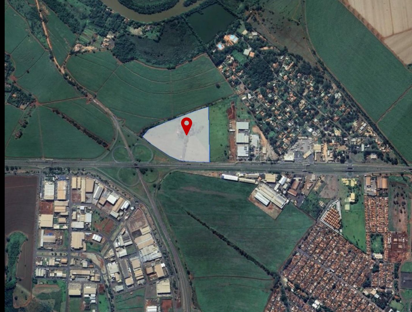 Imagem aérea do terreno em Ribeirão Preto, junto ao entroncamento das rodovias Anhanguera e Alexandre Balbo